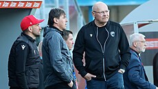 Plzeský trenér Miroslav Koubek po boku svých asistent.