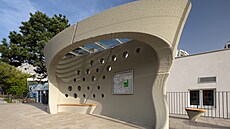 Zastávka, strategicky umíst�ná p�i vstupu do této nové m�stské oblasti,...