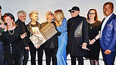 Robert Vano a hosté na jeho vernisáži (6. května 2025)