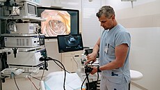 Endosonograf  speciální endoskop s miniaturní ultrazvukovou sondou