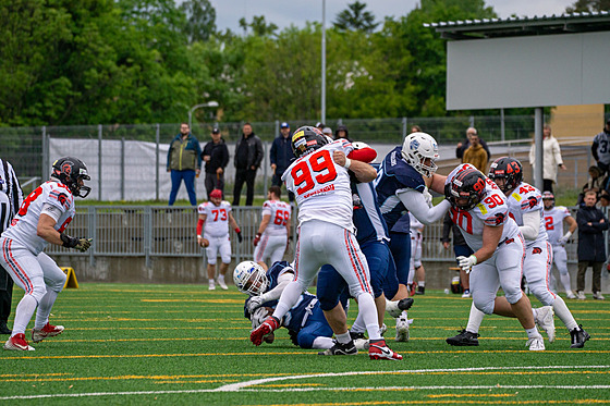 Útok ostravských Steelers se proti obran Gladiators nemohl prosadit, defenzíva Steelers vydrela útoku soupee vzdorovat jen poloas.