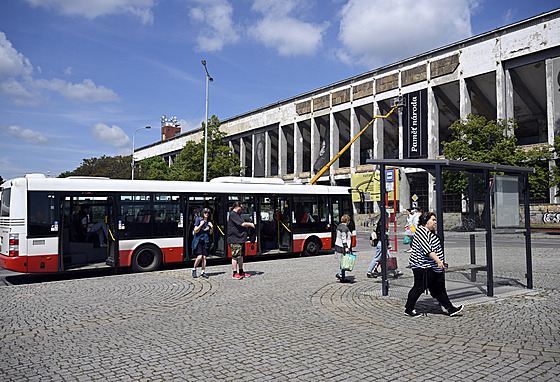 Na Strahov dnes jezdí autobusy. (21. kvtna 2025)