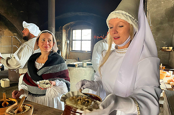 O Velikonocích 2024, kdy jsem nav�tívil Jind�ich�v Hradec, servírovala turist�m...