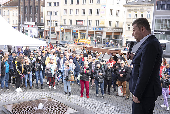 Tomio Okamura na pódiu v rámci pedvolební kampan SPD v Ústí nad Labem. (22....