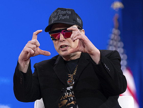 Elon Musk hovoí na konferenci v Oxon Hill v Marylandu. (20. února 2025)