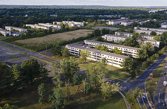 V areálu bývalé vojenské základny Fort Monmouth v ve mstech Eatontown a...