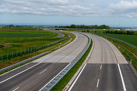 Dálnice D49 u Hole�ova (kv�ten 2025)