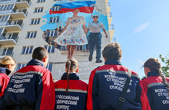 Píznivci separatistické Doncké lidové republiky a Ruska slaví ti roky od...