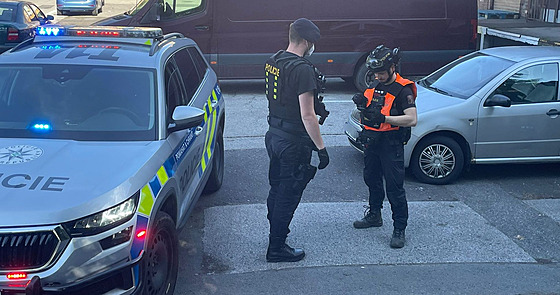 Policisté při zásahu u tří mužů přiotrávených drogou ve Frýdku-Místku (27....