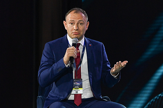 Český europoslanec Ondřej Knotek na konferenci CPAC v Budapešti (29. května... Český europoslanec Ondřej Knotek na konferenci CPAC v Budapešti (29. května...