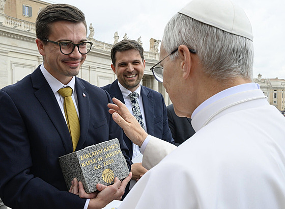 Pape Lev XIV. osobn poehnal základnímu kameni pro stavbu kaple v Zubicích....