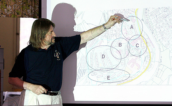 V roce 2007 Jaromír Kroák navrhl úpravu sídlit Pleivec v eském Krumlov....