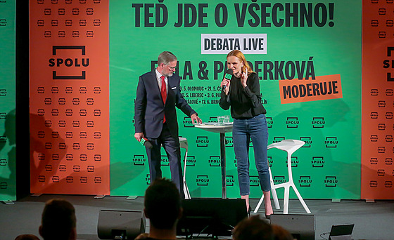 Premiér Petr Fiala ve stedu dorazil  na dalí zastávku v rámci pedvolebního...