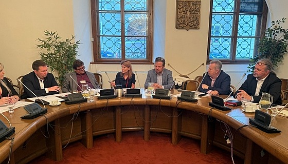 D�íve avizované �ty�i pobo�ky Ú�adu práce do konce roku nezav�ou