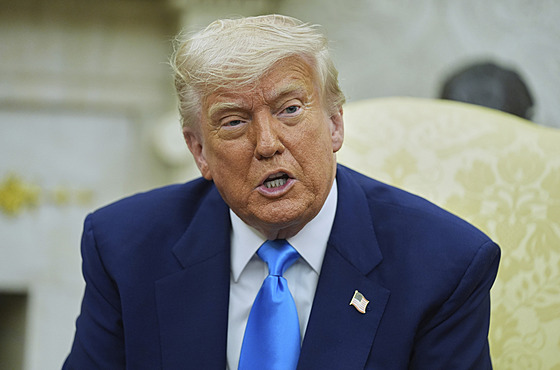 Americký prezident Donald Trump ve stedu v Bílém dom pivítal hlavu...