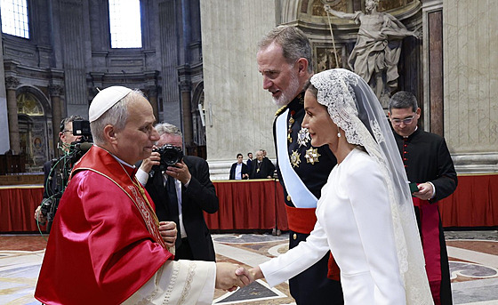 Pape Lev XIV., panlský král Felipe VI. a královna Letizia na inauguraci...