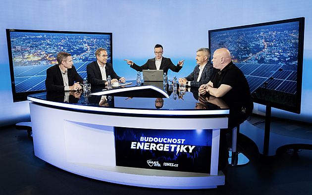 Kdo bude chtít levnější elektřinu, bude muset víc plánovat, říkají experti