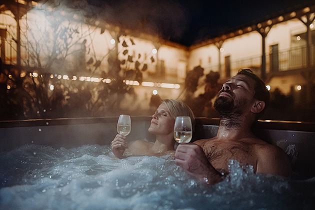 Na večeři a do vířivky. Turisté už nejezdí jen za památkami, chtějí zážitky