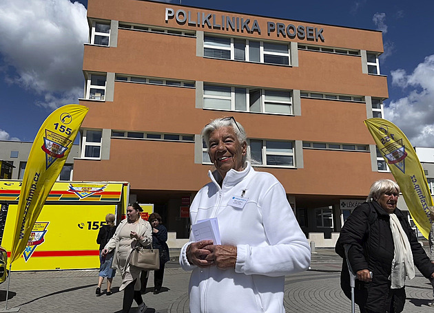 Prvorodička ve 49 letech není výjimka, říká lékařka. Proti viru HPV radí očkovat i muže