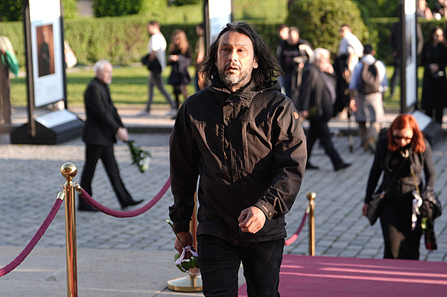 OBRAZEM: Smuteční party v Rudolfinu. S Bartoškou se loučí i herecké hvězdy