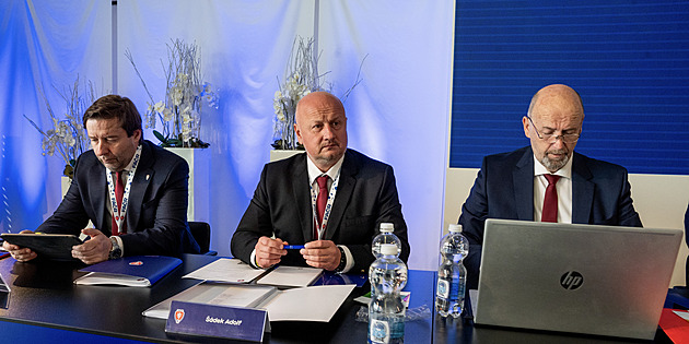 Tvrdík, Šádek či Svoboda zůstávají ve vedení ligy, klub z Příbrami řeší název