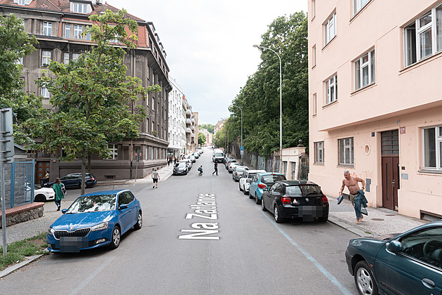 Obličeje zamrzlé v čase. Služba Google Street View zachytila nevěry i vraha