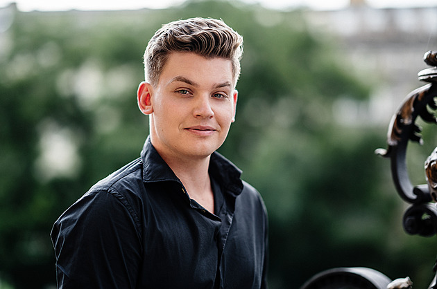 Tenorista Daniel Matouek je rodákem z Ústí nad Labem a nyní sólistou Opery...