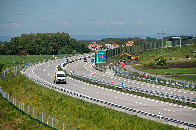 Dálnice D49 u Holeova (kvten 2025)