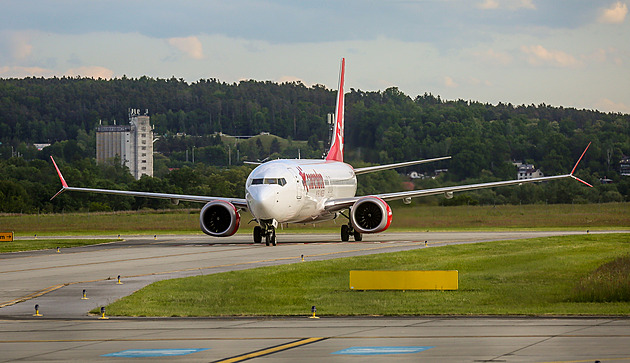V sobotu vpodveer odstartovalo letadlo z Plan u Budjovic do tureck Antalye a zaala tak tet sezona po miliardov modernizaci rozlehlho arelu.
