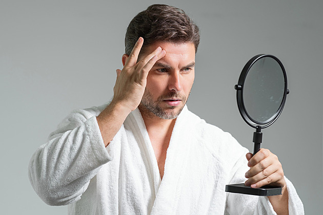 Looksmaxxing není trend výhradně pro muže. Díky němu odhalíte své lepší já