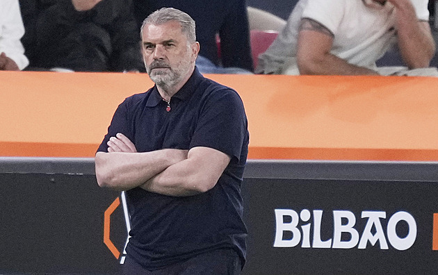 Po slávě konec. Tottenham po triumfu v EL vyhodil kouče Postecogloua