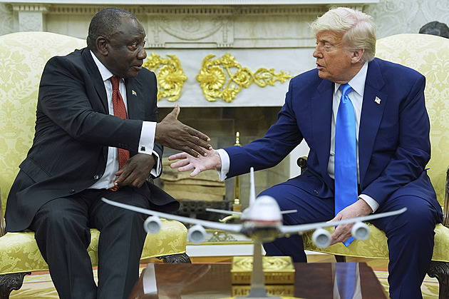 Zabíjíte bělochy, řekl Trump a předložil falešné důkazy. Prezident JAR zachoval klid