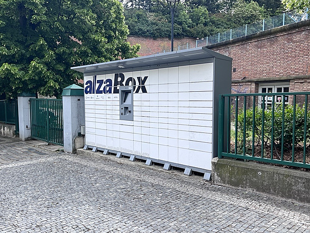 Pošli to boxem. Lidé si mohou posílat balíčky přes Alzu mezi sebou