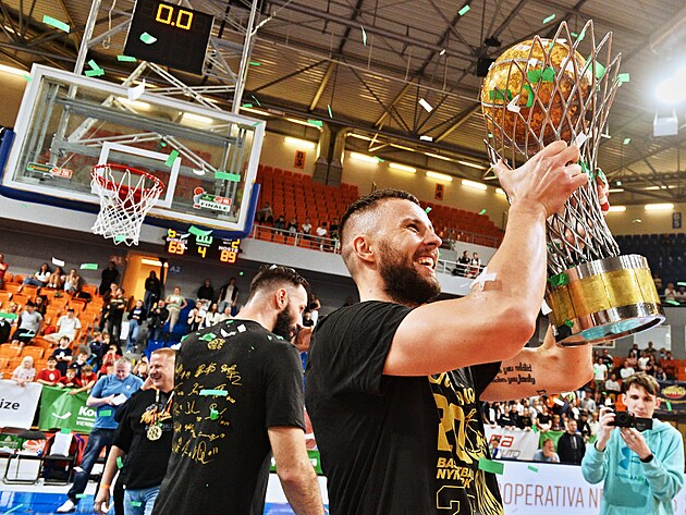 NBL Final: Nymburk Jubilee 20'yi kutluyor. Lig unvanını