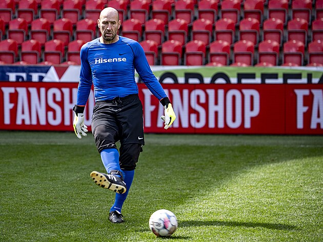 Jan Koller odehrv m na fotbalovm turnaji partner SK Slavia Praha.