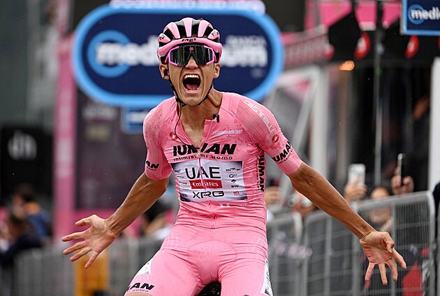 Giro d'Italia 2025: 17. Sahne Pembe Jersey'de Del Toro'ya egemen oldu