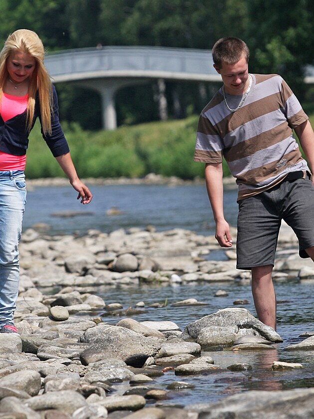Sucho a nízký stav vody v ece.