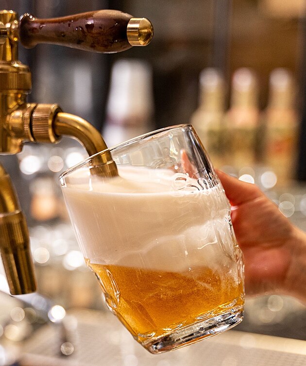 Pe o pivo je vda