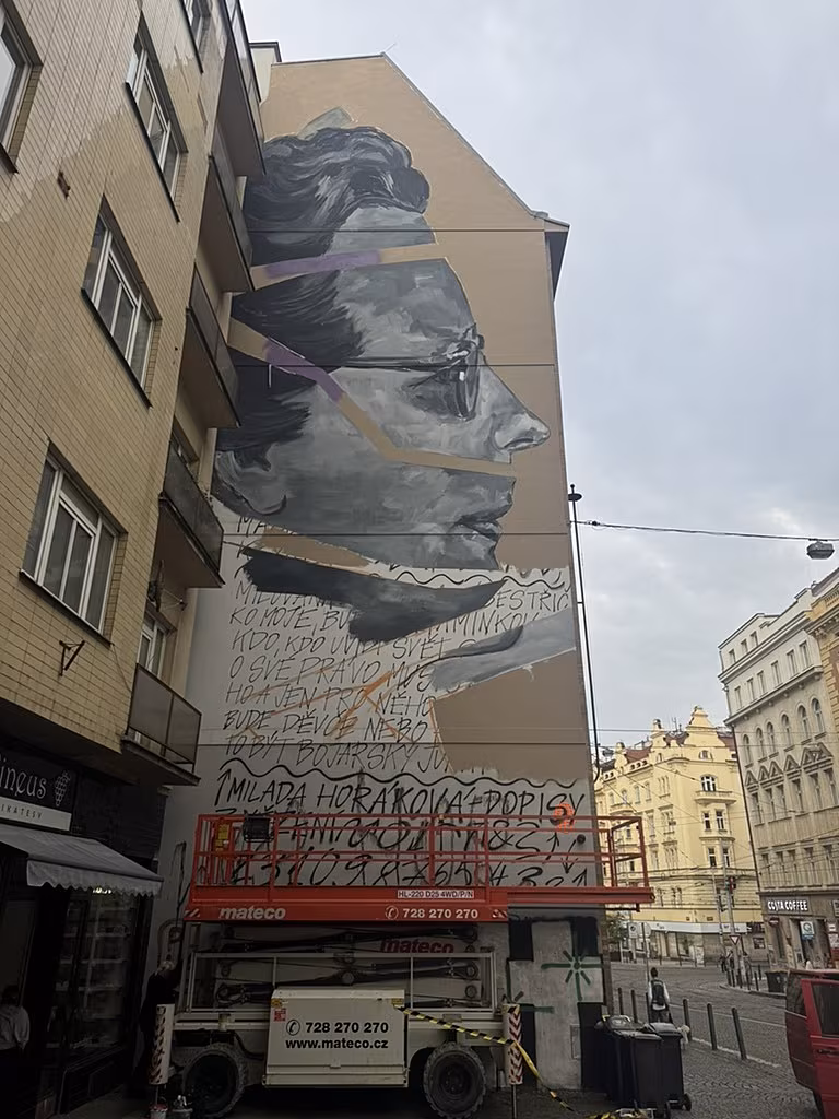 Pra�ské Strossmayerovo nám�stí bude zdobit tvá� Milady Horákové. (23. kv�tna...