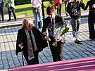 Livia Klausová s vnukem pichází na rozluku s Jiím Bartokou. (20. kvtna...