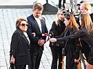 Jiina Bohdalová s vnukem Vojtchem Staem dorazili na rozluku s Jiím...