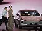 Prezentace elektromobilu MONA M03 Max EV od ínské automobilky XPENG na akci...