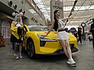 Prezentace elektromobilu MONA M03 Max EV od ínské automobilky XPENG na akci...