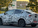 Prototyp nové generace Nissanu Leaf pi testech v Praze