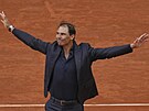 �trnáctinásobný �ampion pa�í�ského grandslamu Rafael Nadal se lou�í s Roland...