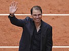 �trnáctinásobný �ampion pa�í�ského grandslamu Rafael Nadal se lou�í s Roland...
