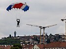 Armáda eské republiky si na praských náplavkách pipomíná 80. výroí od konce...