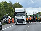 Dlnici D10 ve smru na Turnov uzavela v ptek dopoledne hromadn nehoda,...