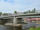 Kdy se most opravoval, pm slouila provizorn lvka. Ta je na fotografii...