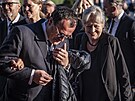 Re�isérka Helena T�e�tíková a noviná� Dalibor Bal�ínek p�icházejí do Rudolfina...